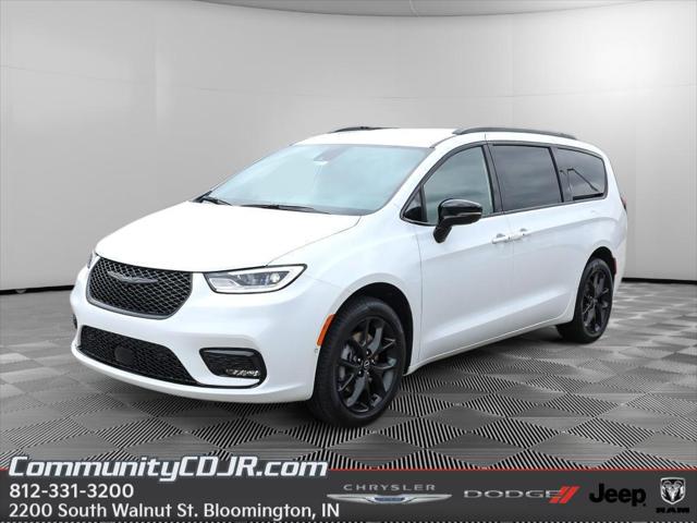 2026 Chrysler Pacifica PACIFICA SELECT AWD