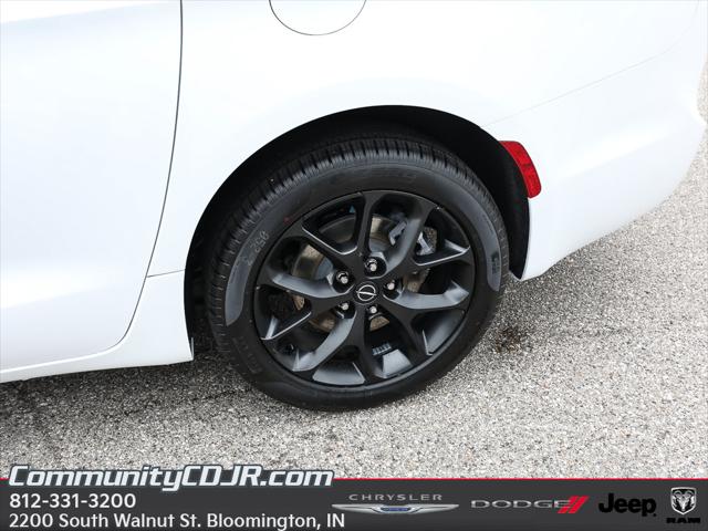 2026 Chrysler Pacifica PACIFICA SELECT AWD