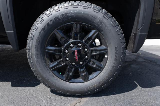 2026 GMC Sierra 2500HD Crew Cab, Standard Bed, AT4, 4WD
