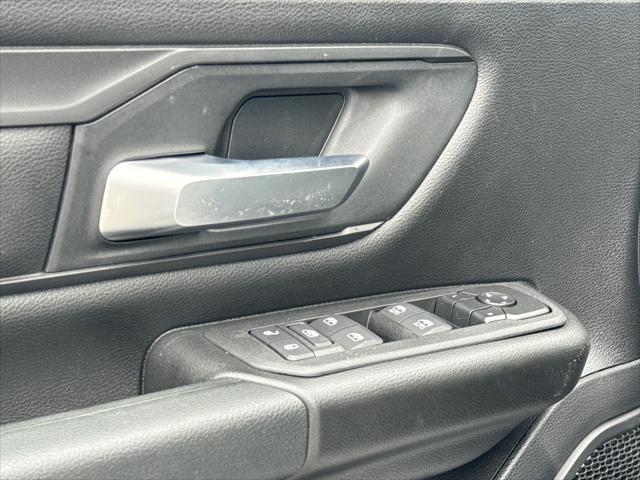 2026 Ram 1500 Tradesman Crew Cab 4x4 5'7" Box