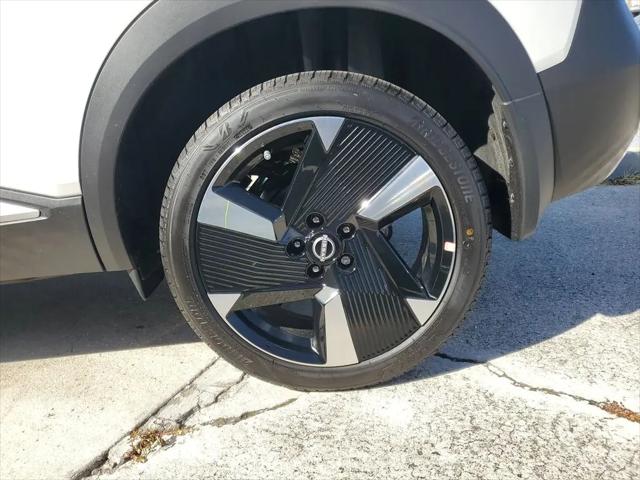 2025 Nissan Kicks SR FWD