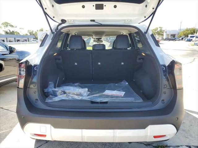 2025 Nissan Kicks SR FWD