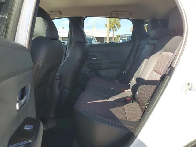 2025 Nissan Kicks SR FWD