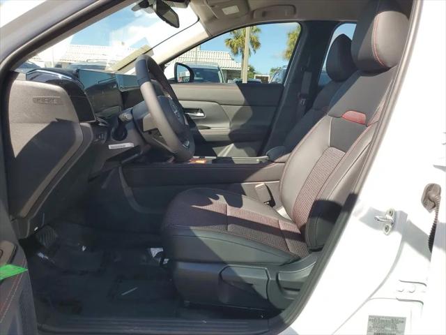 2025 Nissan Kicks SR FWD