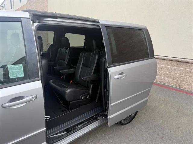 2016 Dodge Grand Caravan R/T