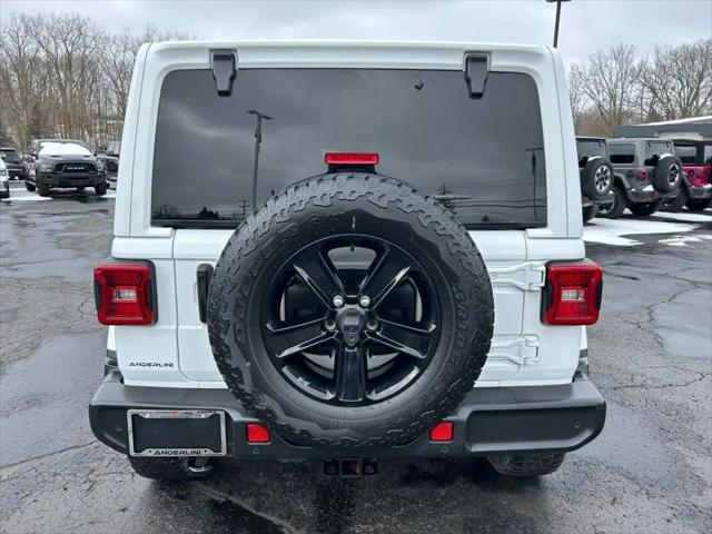 2022 Jeep Wrangler Unlimited Sahara Altitude 4x4