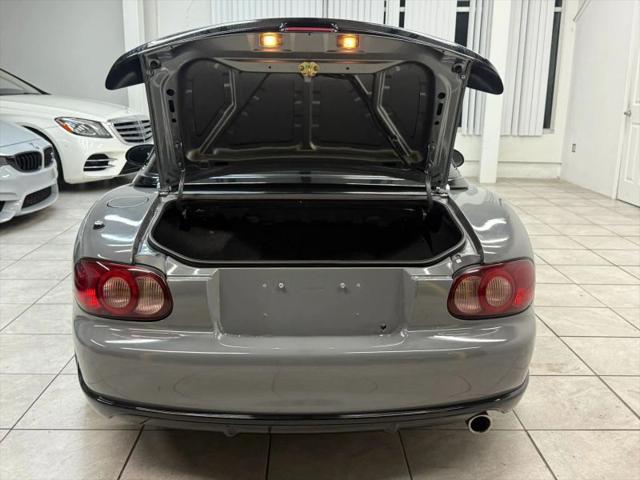 2004 Mazda MX-5 Cloth