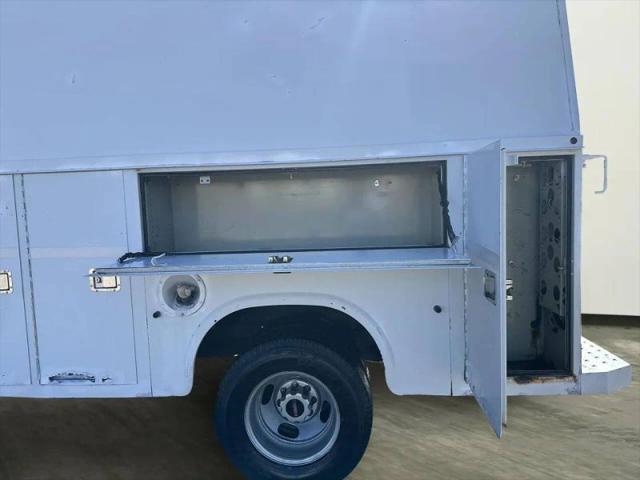 2007 GMC Savana Cutaway Work Van