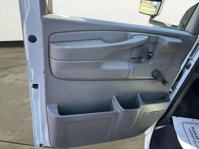 2007 GMC Savana Cutaway Work Van