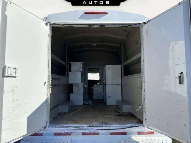 2007 GMC Savana Cutaway Work Van