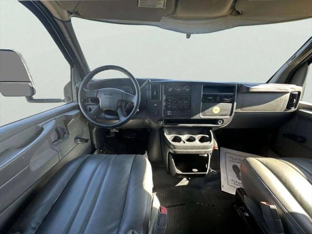 2007 GMC Savana Cutaway Work Van