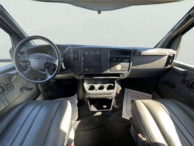 2007 GMC Savana Cutaway Work Van