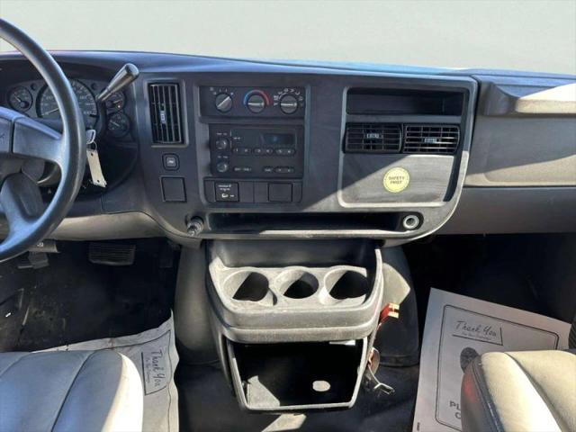 2007 GMC Savana Cutaway Work Van