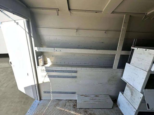 2007 GMC Savana Cutaway Work Van