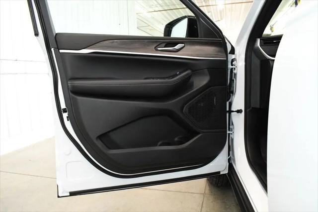 2026 Jeep Grand Cherokee L Altitude 4x4
