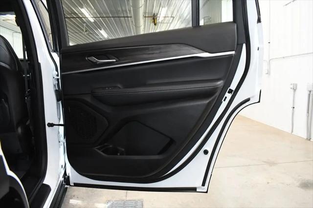 2026 Jeep Grand Cherokee L Altitude 4x4