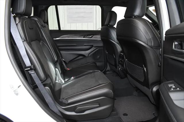 2026 Jeep Grand Cherokee L Altitude 4x4