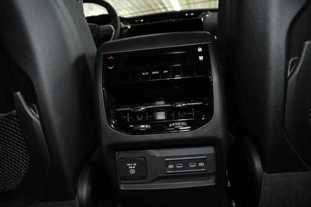 2026 Jeep Grand Cherokee L Altitude 4x4