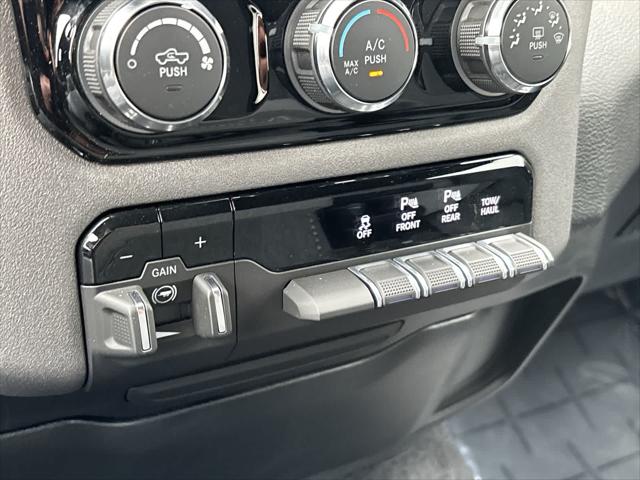 2026 Ram 1500 Express Crew Cab 4x4 57 Box
