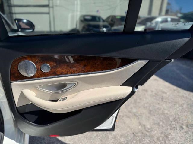 2017 Mercedes-Benz E-CLASS E 300 E 300