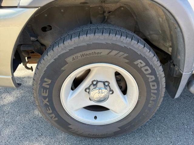 2000 Mitsubishi Montero Sport XLS