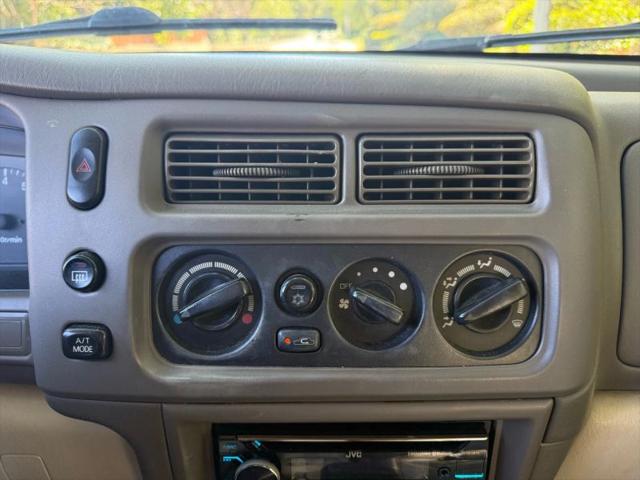 2000 Mitsubishi Montero Sport XLS
