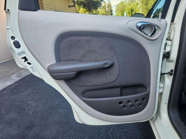 2004 Chrysler PT Cruiser Base