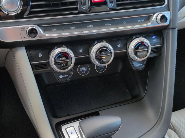 2023 Genesis G70 2.0T RWD