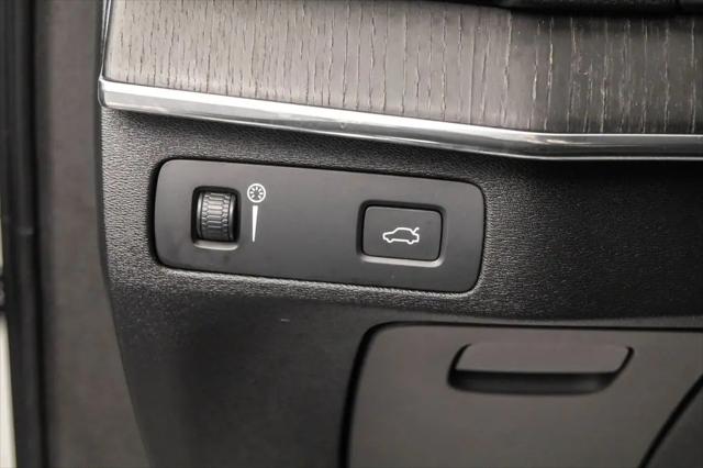 2020 Volvo XC90 T5 Momentum 7 Passenger