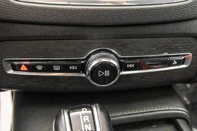 2020 Volvo XC90 T5 Momentum 7 Passenger