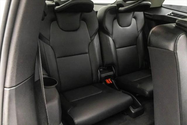 2020 Volvo XC90 T5 Momentum 7 Passenger