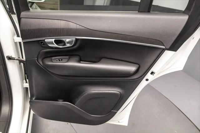 2020 Volvo XC90 T5 Momentum 7 Passenger