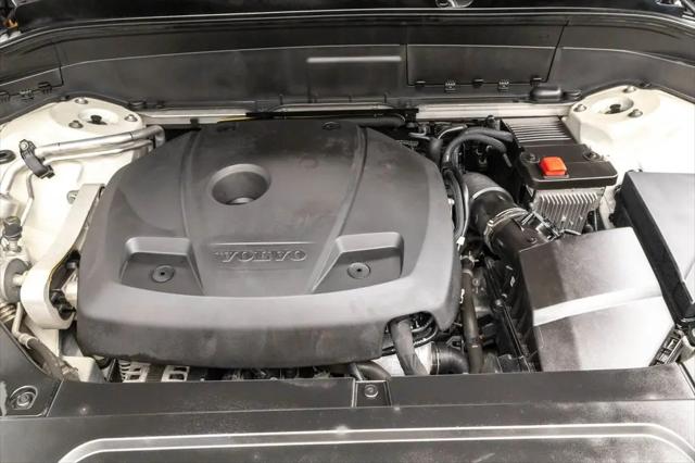2020 Volvo XC90 T5 Momentum 7 Passenger