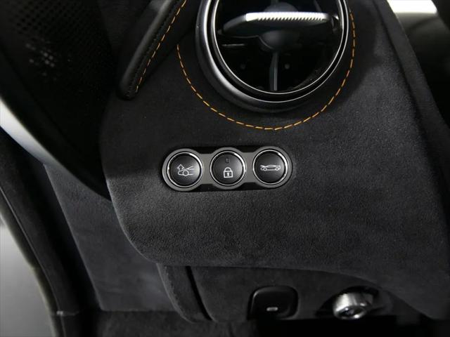 2025 McLaren 750S Coupe