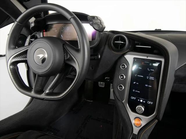 2025 McLaren 750S Coupe