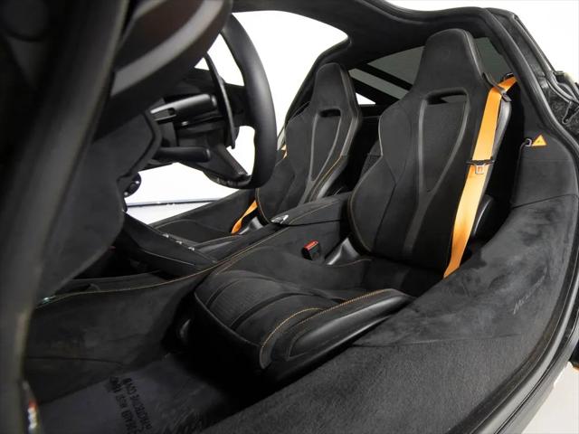 2025 McLaren 750S Coupe