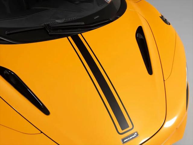 2025 McLaren 750S Coupe