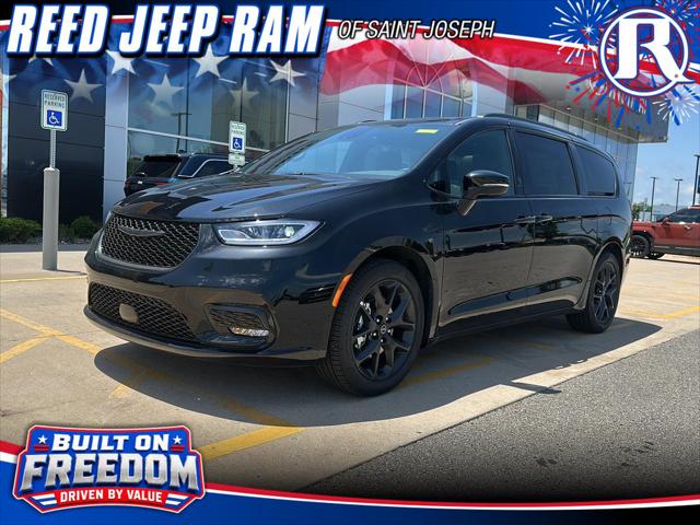 2026 Chrysler Pacifica Select for sale in Saint Joseph, MO