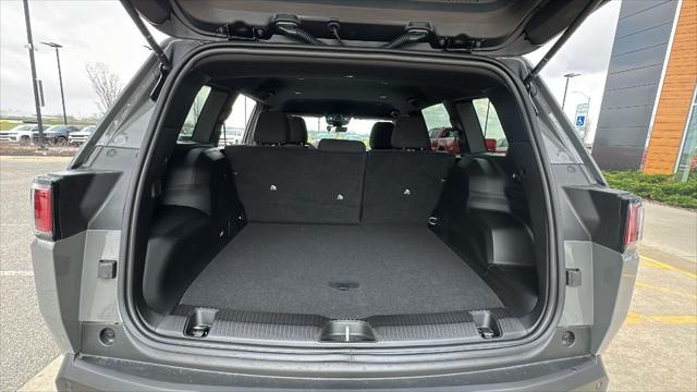 2026 Jeep Cherokee Laredo 4x4