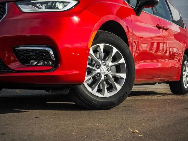 2026 Chrysler Pacifica Select AWD