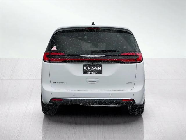 2026 Chrysler Pacifica Select AWD