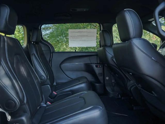 2026 Chrysler Pacifica Select AWD