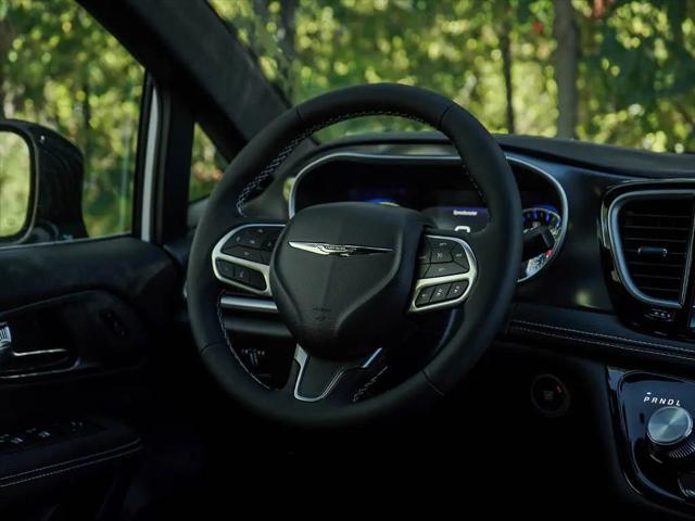 2026 Chrysler Pacifica Select AWD