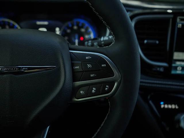 2026 Chrysler Pacifica Select AWD