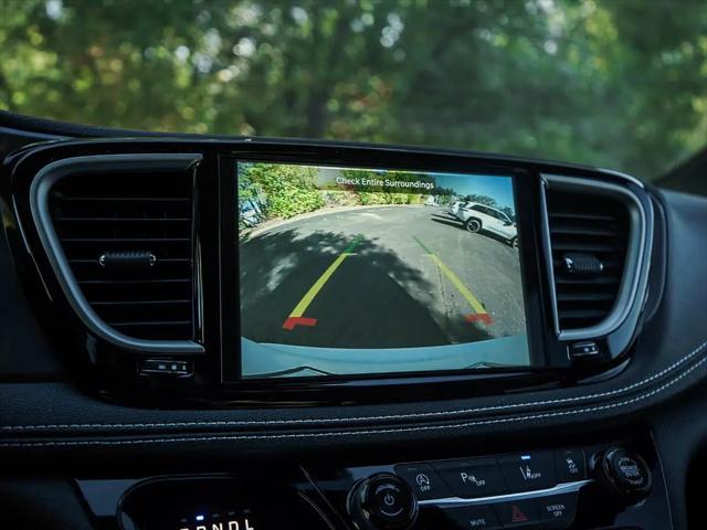 2026 Chrysler Pacifica Select AWD