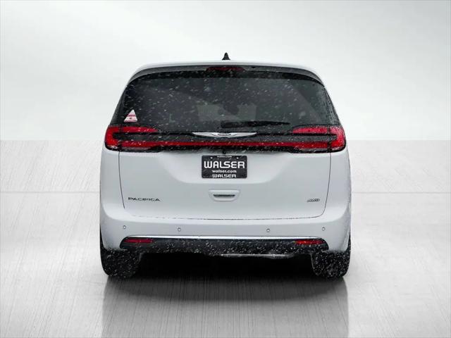 2026 Chrysler Pacifica Select AWD