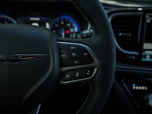 2026 Chrysler Pacifica Select AWD