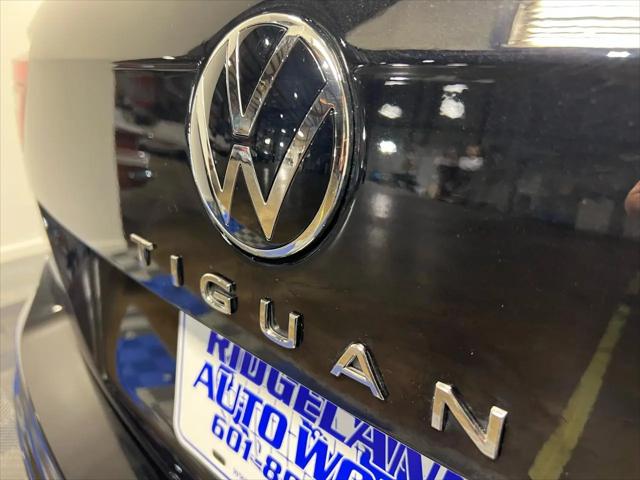 2023 Volkswagen Tiguan 2.0T SE R-Line Black