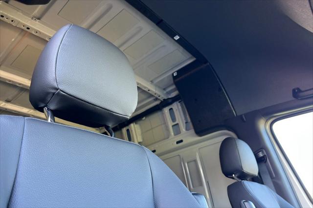 2026 Mercedes-Benz Sprinter 2500 Cargo 144 WB