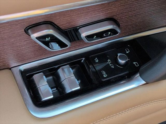 2025 Land Rover Range Rover P400 SE 7 Seat